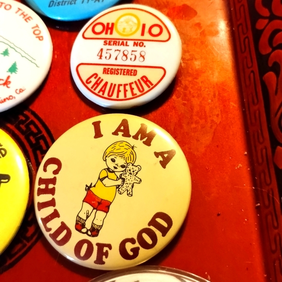 Huge lot of vintage pinback buttons - Picture 7 of 8